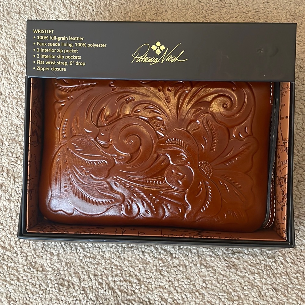 NIB Patricia Nash Leather Wristlet